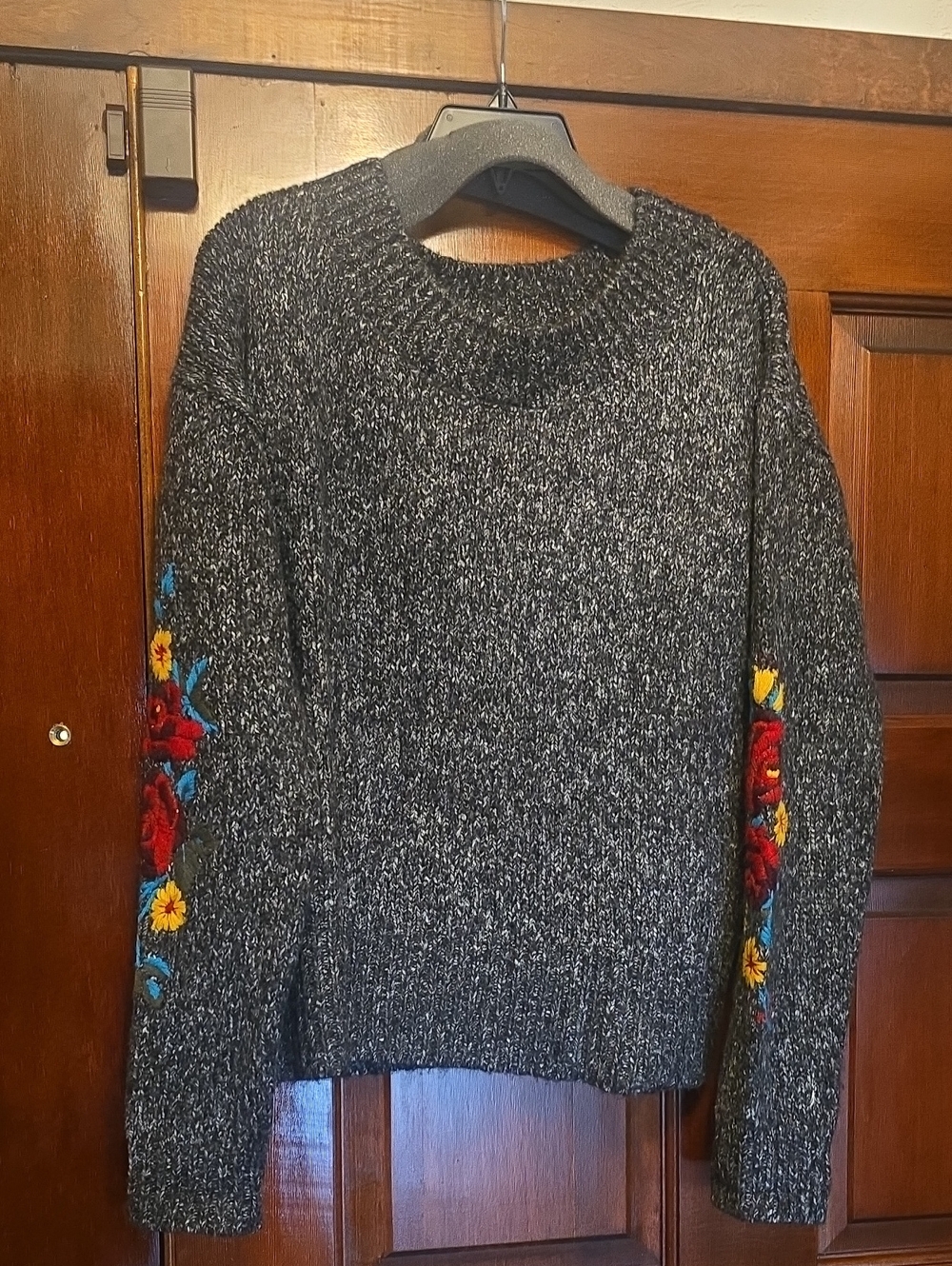 Stetson Dark Gray Crewneck Sweater with Floral Sleeve Embroidery